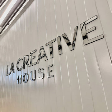 Großes 3D-Schild für die Wand