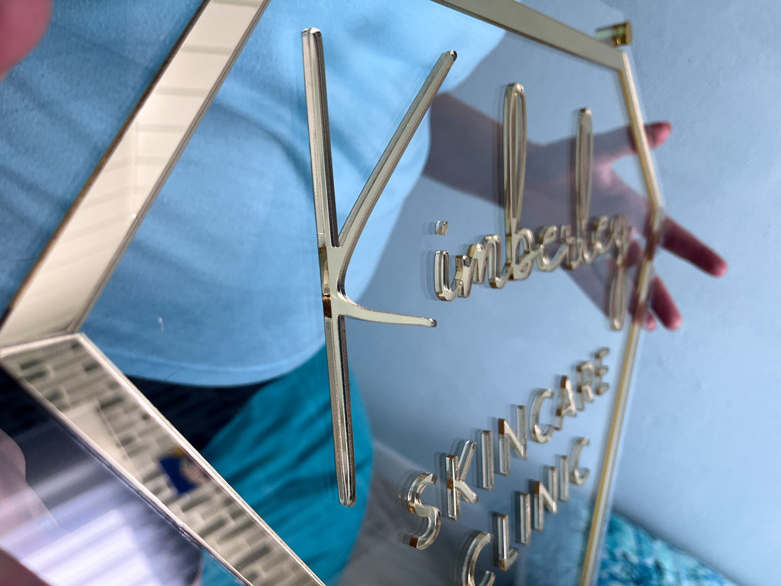 Panneau commercial en forme de diamant